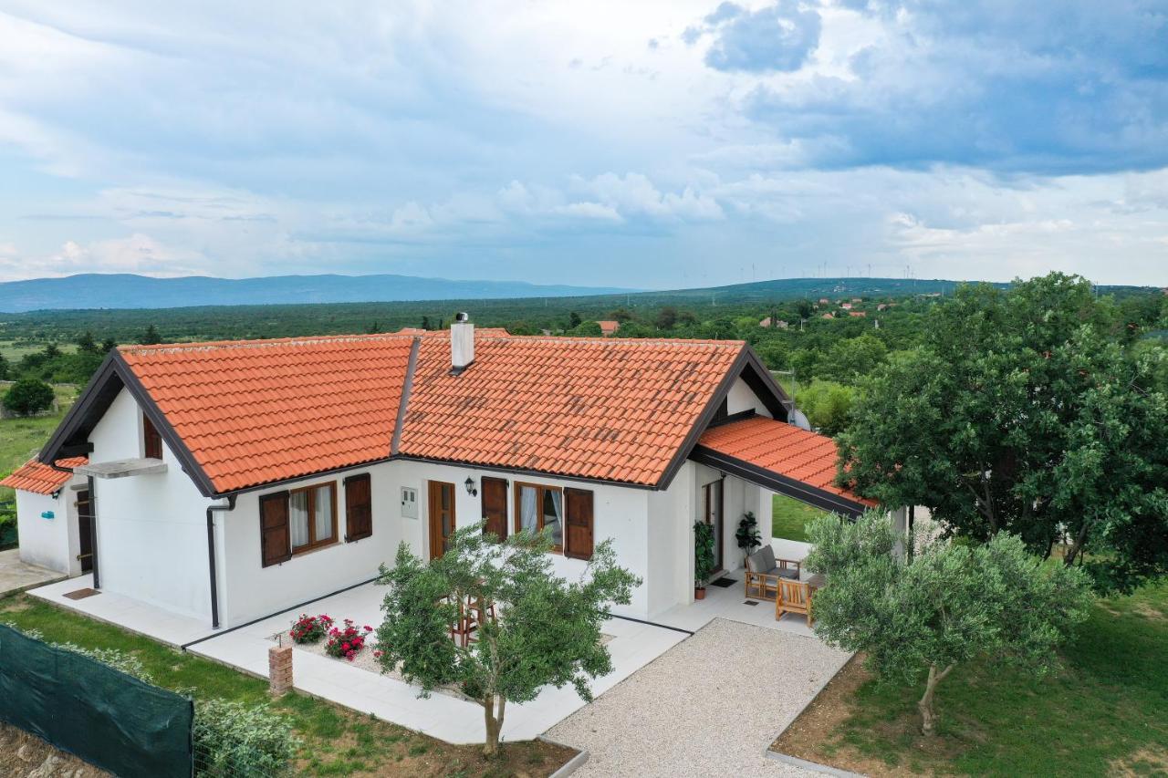 Villa Ena With Pool & Jacuzzi Donji Kasic Exteriör bild
