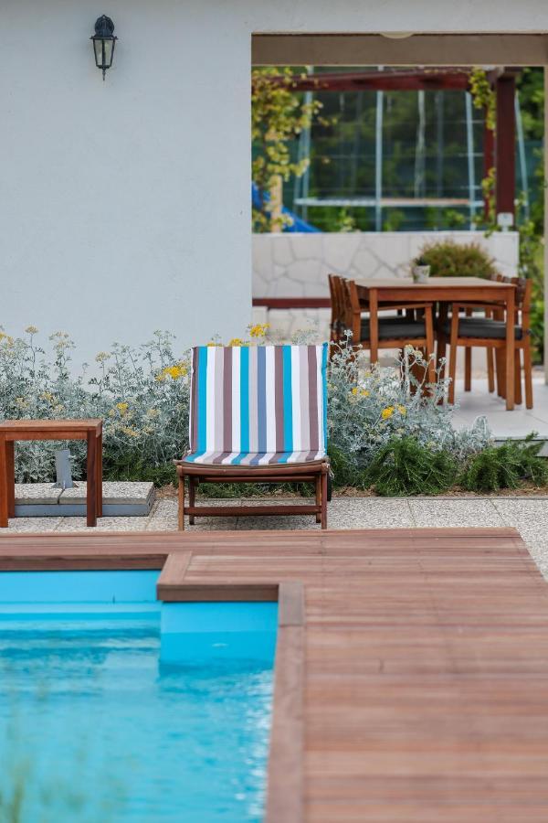 Villa Ena With Pool & Jacuzzi Donji Kasic Exteriör bild