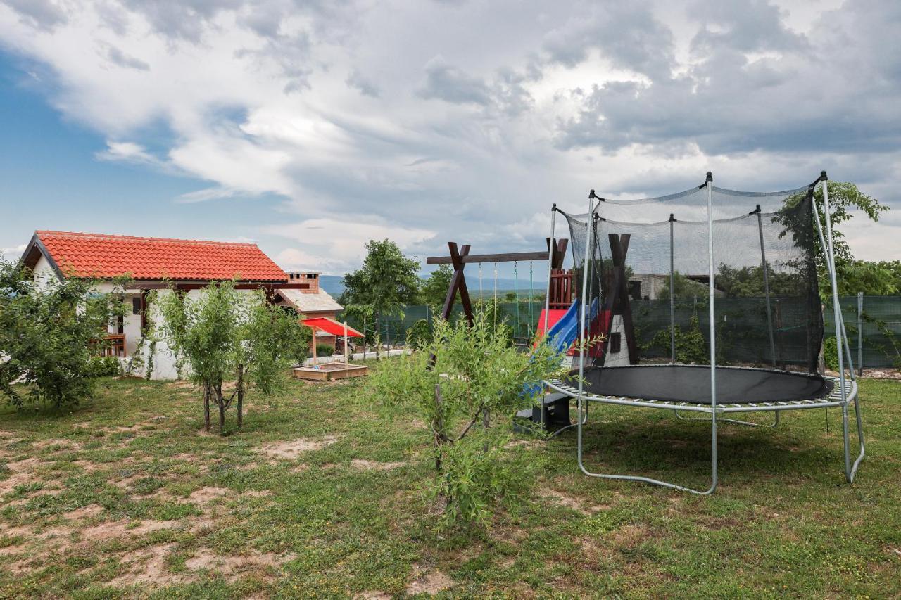 Villa Ena With Pool & Jacuzzi Donji Kasic Exteriör bild